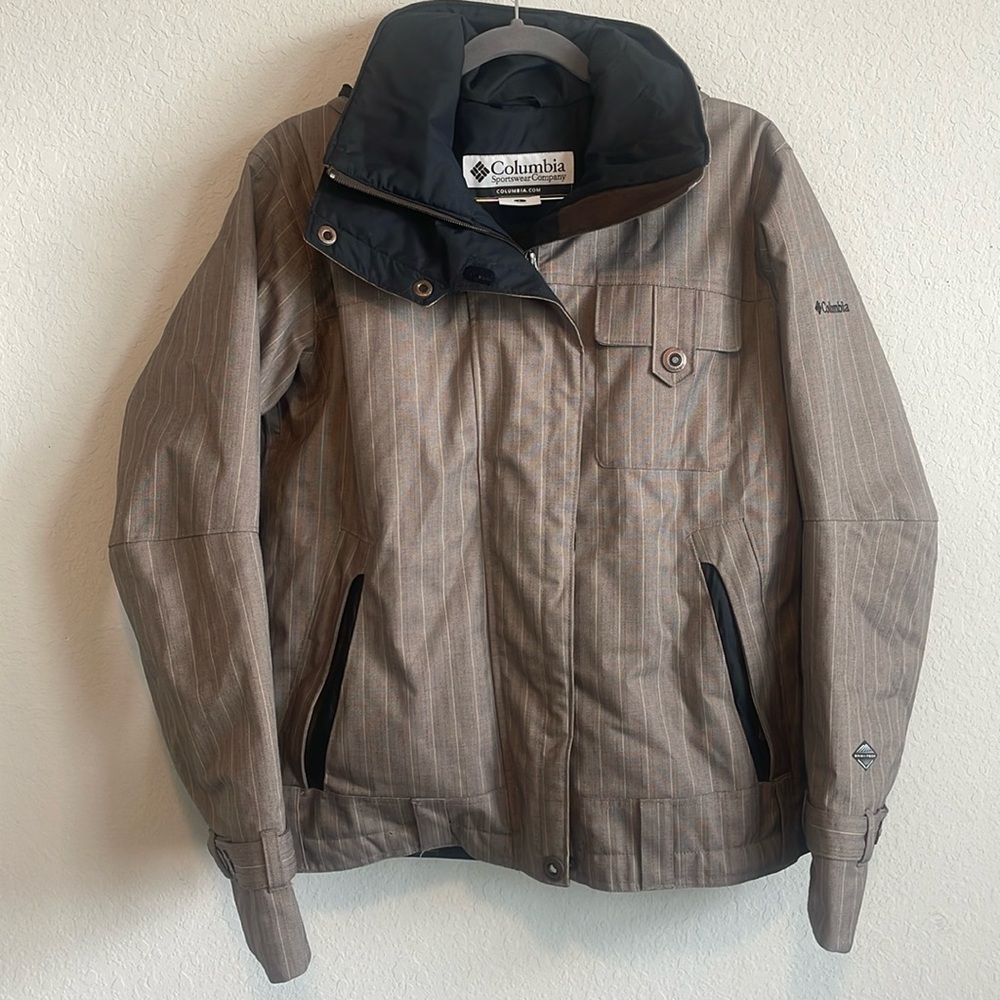 Columbia waterproof winter coat. Women’s sizing but unisex.